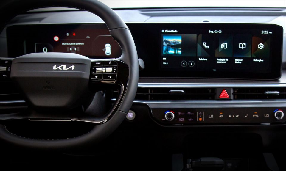 Kia Sperandio - Concession�ria Autorizada e Revenda Kia em SC Novo display panor�mico de 24,5" 
