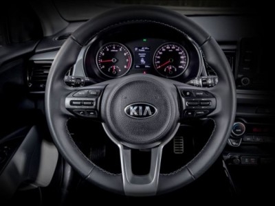 Kia Sperandio - Concessionria Autorizada e Revenda Kia em SC - VOLANTE MULTIFUNCIONAL